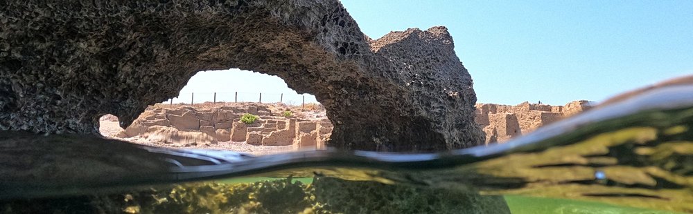 Le village de Molos et le cap Pouria