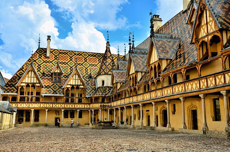 Les Hospices de Beaune : une pépite architecturale 