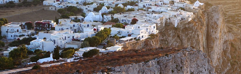 Chora la capitale, sur son éperon rocheux