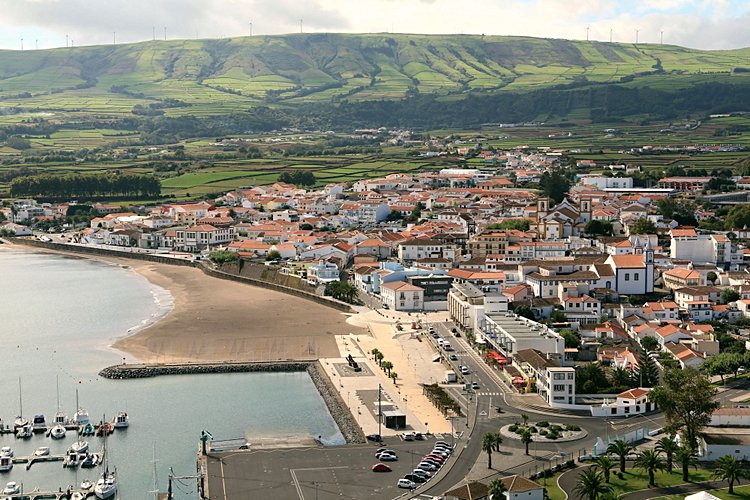 Praia da Vitoria, sable blond et festivités 2