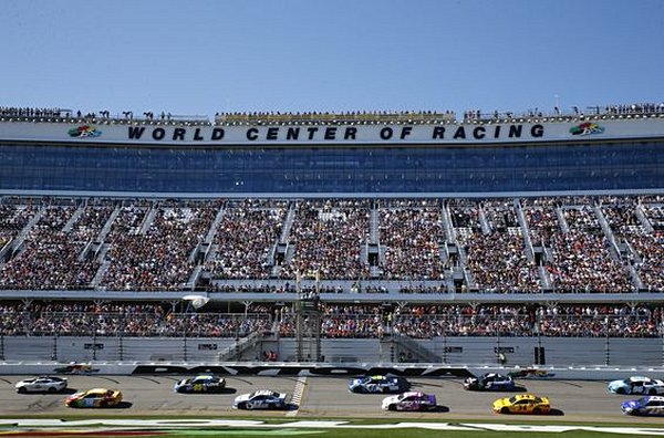 Piloter une voiture de Nascar au Daytona International Speedway