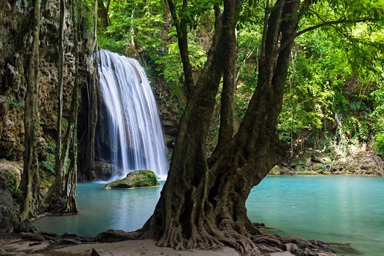 Admirer les chutes d'Erawan