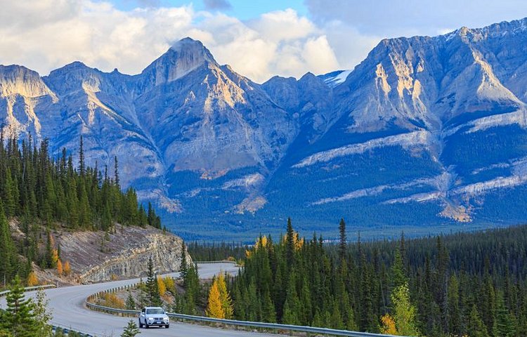 La Promenade des Glaciers ou autoroute 93 en Alberta.