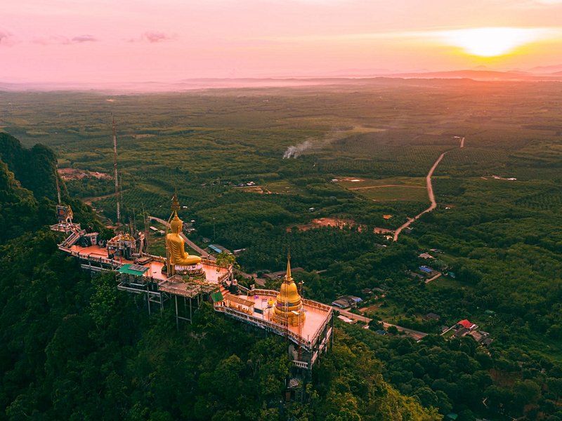Visiter le Wat Tham Seua