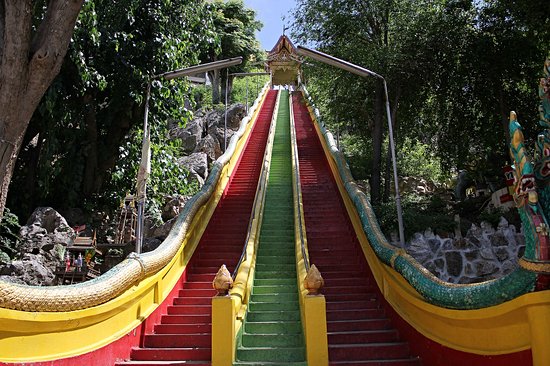 Visiter le Wat Tham Suea