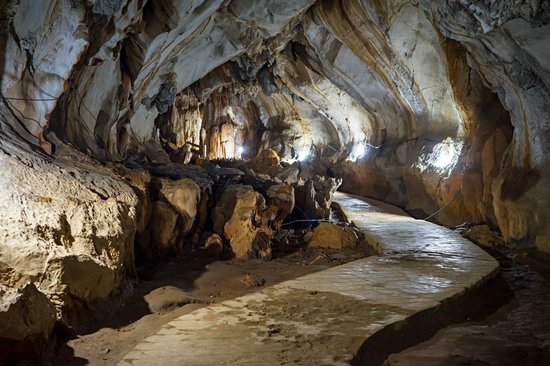 La grotte de Tham Chang
