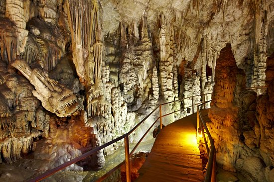 Grotte de Zeus