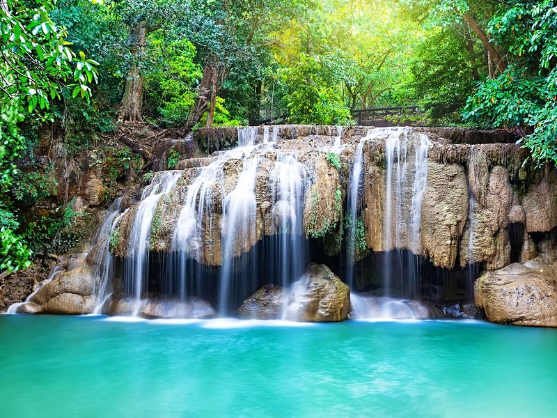 Admirer les chutes d'Erawan