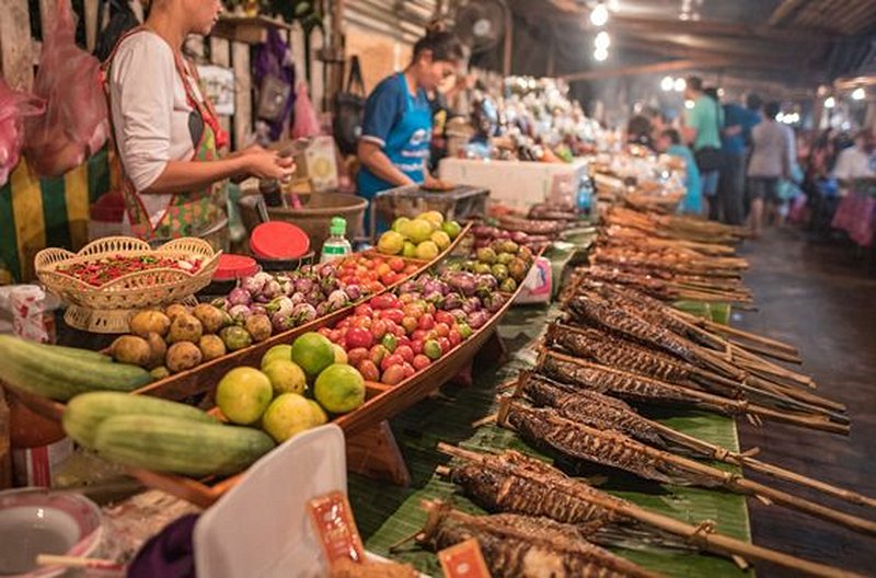 Nourrir les yeux et le ventre dans les marchés