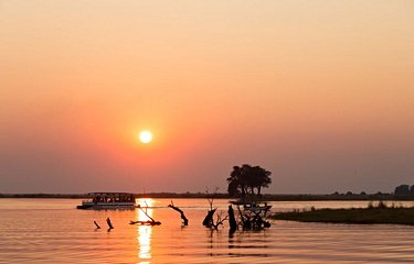Coucher de soleil sur la rivière Chobe