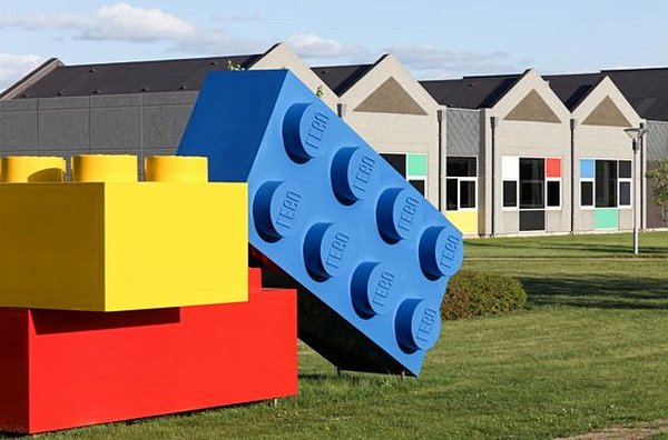 Replonger en enfance dans la maison Lego