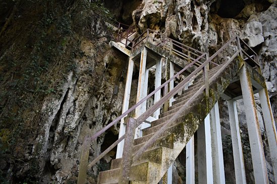 Grottes de Pha Tok