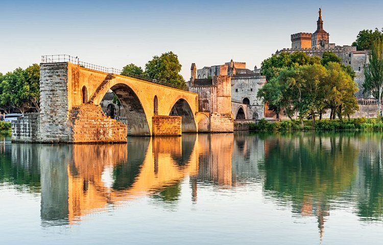 Le pont d'Avignon et le palais des Papes