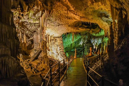 Grottes de Postojna
