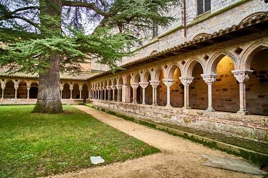 Le cloître de Moissac et le Pont-canal du Cacor