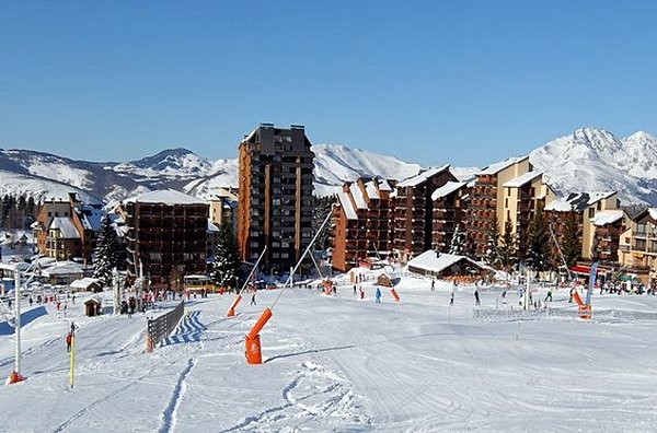 Dévaler en ski alpin les pistes d'Ax 3 Domaines