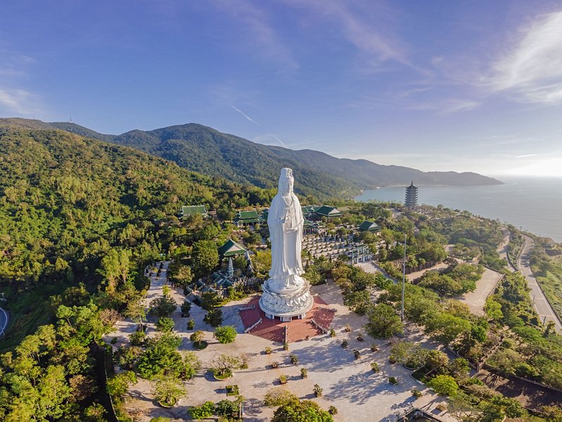 Pagode Linh Ung et la statue de Lady Buddha