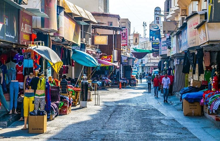 Rue dans Manama