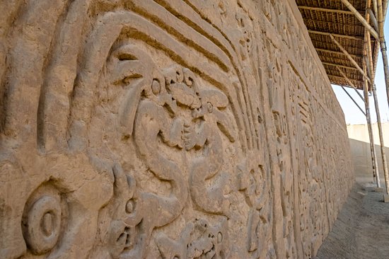 Huaca del Dragón