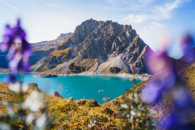 Le lac alpin de Lün