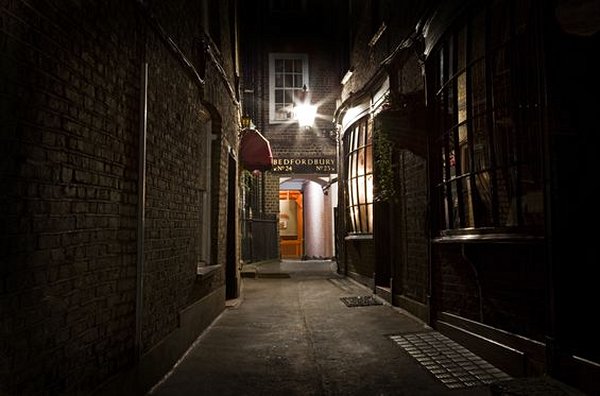 Frissonner dans les rues de Londres