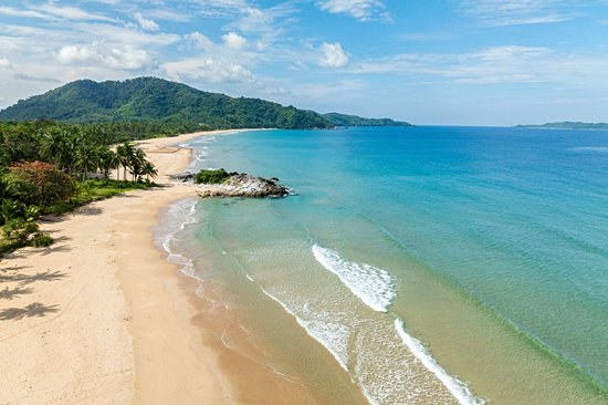 Surfer les vagues de Duli Beach