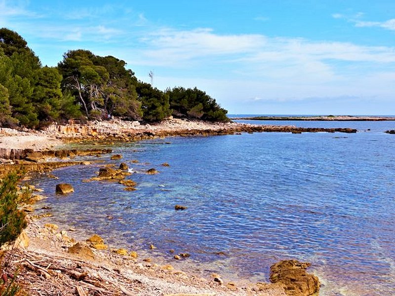 Plage de la crique Portet, Iles de Lérins