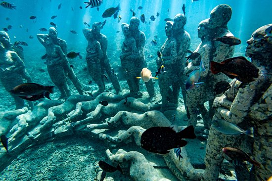 Les statues sous-marines de Nest