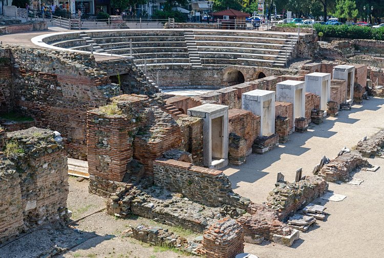 Les vestiges antiques : l'agora, l'arc de Galère et la Rotonde
