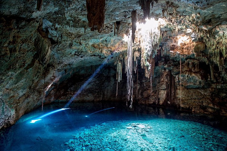 Se baigner dans un cenote du Yucatán