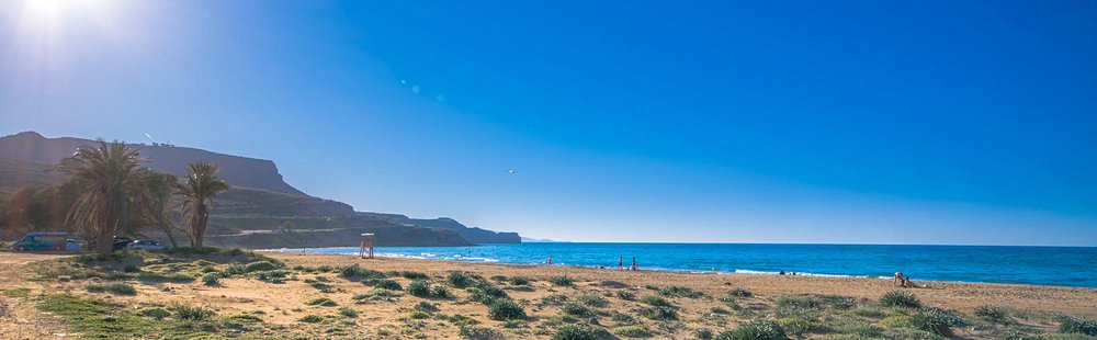 La plage d'Ammourada et celle de Karteros