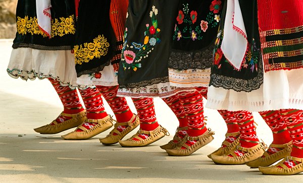 Démonstration folklorique participative des grands-mères