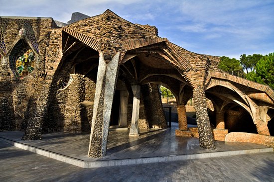 La crypte de la colonia Güell