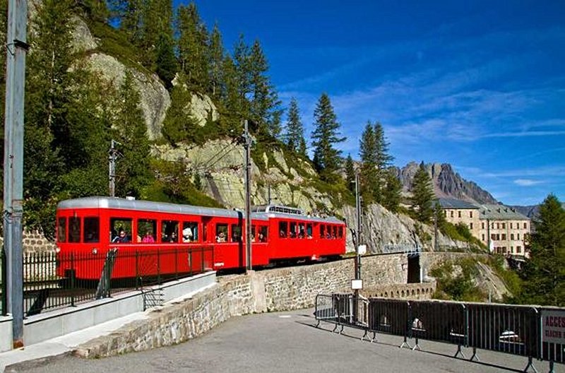 Partir à la rencontre des glaciers à bord du train du Montenvers
