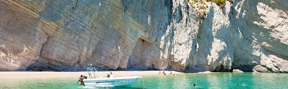 Les grottes bleues et les falaises de Keri