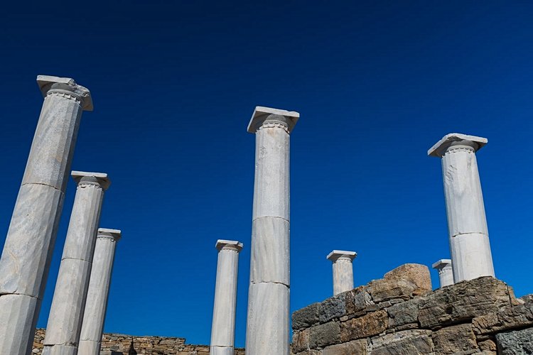 L’ancienne île sacrée de Délos dédiée à Apollon 4