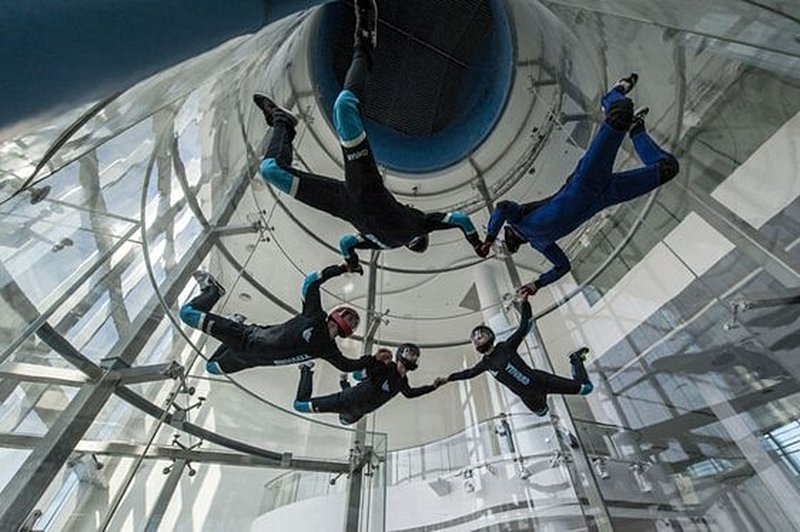 S’envoler grâce au Indoor Skydiving