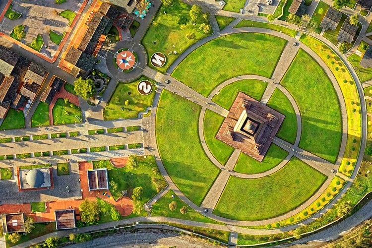 Mitad del Mundo 3