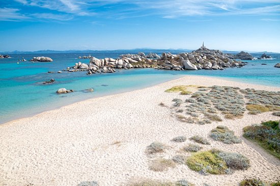La plage Cala di Achiarinu, îles Lavezzi