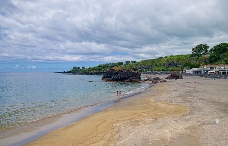 La plage de Vila Franca 