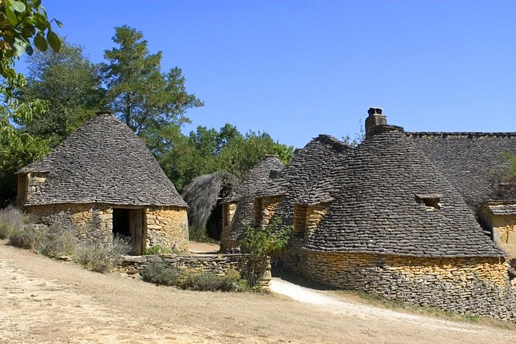 Les cabanes du Breuil : des constructions en pierres sèches