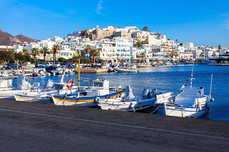 Les villages de pêcheurs de Naoussa, Piso Livadi, Aliki et Ambelas 2