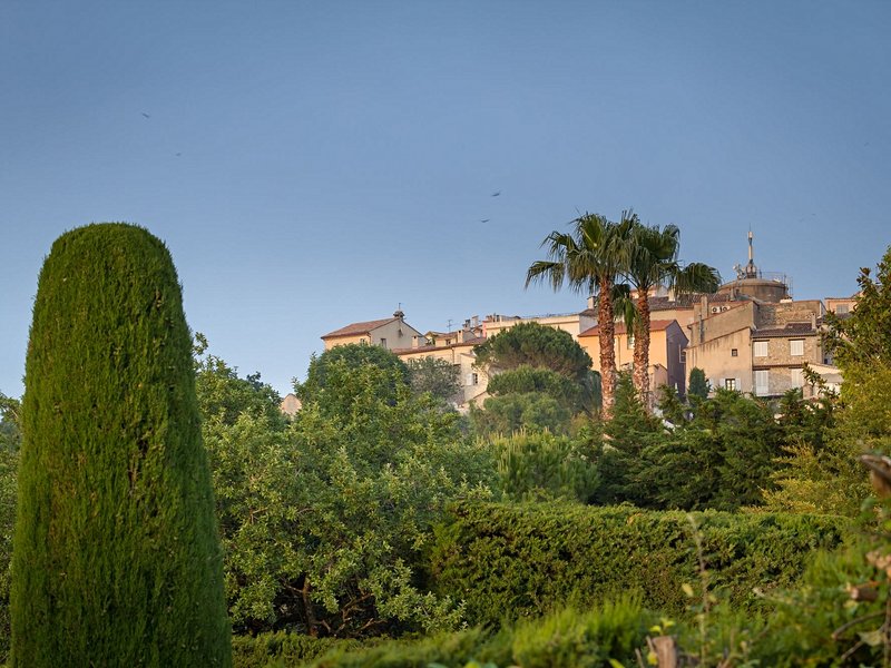 Mougins