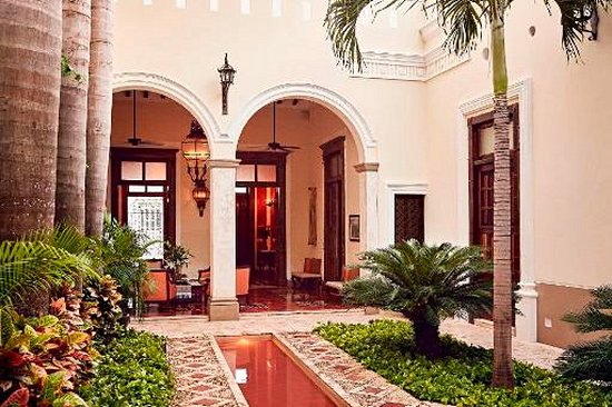 Casa Lecanda Boutique Hotel