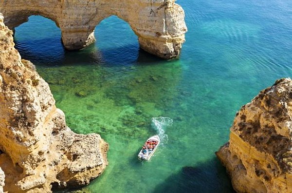 Explorer l’Algarve en bateau
