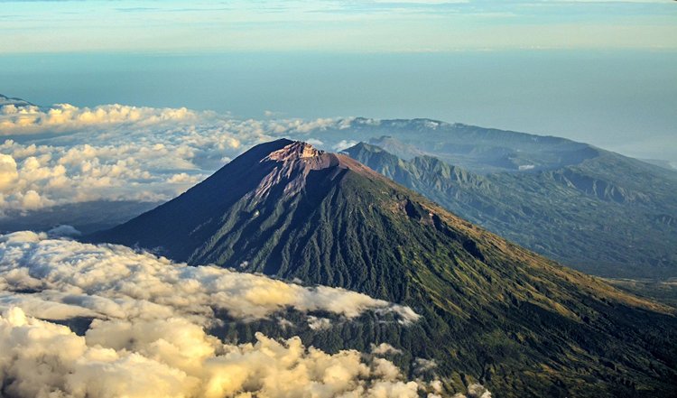 Mont Agung et le temple Besakih 4