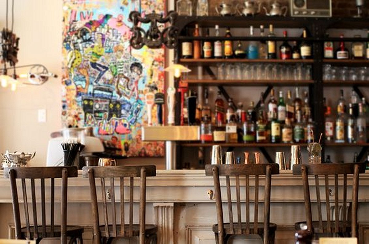 Dénicher un bar clandestin 