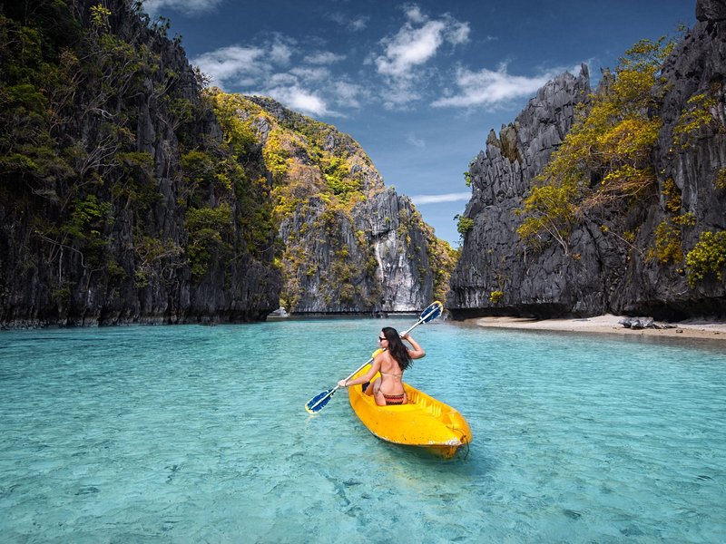 Glisser en kayak dans les lagons cachés