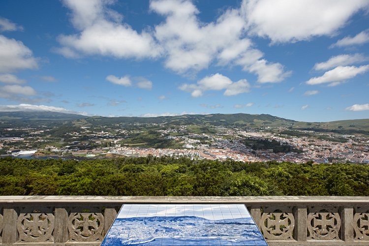 Vers le fameux Monte Brasil