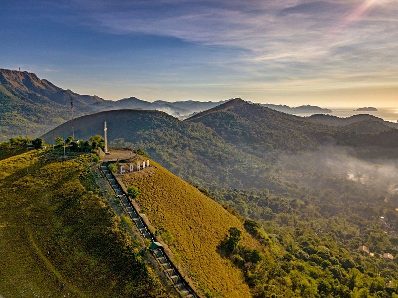 Grimper au sommet du mont Tapyas
